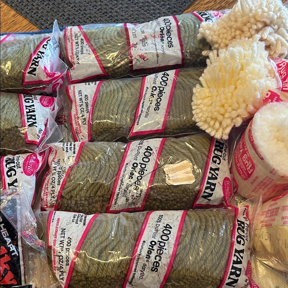 Assorted Rug Yarn Collection - Picture 3 of 5
